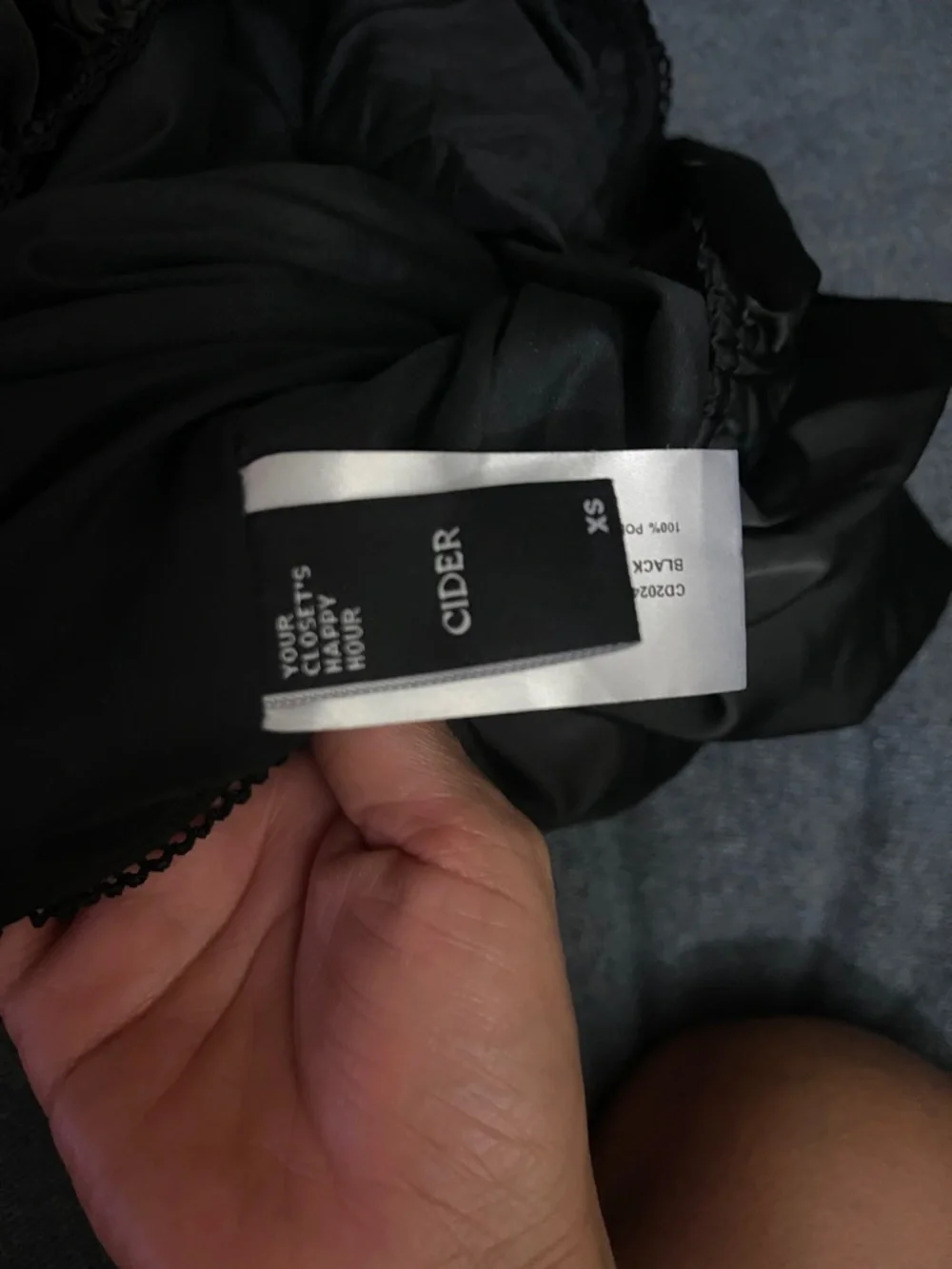 CIDER Woven Mid Rise Bubble Shorts Black size Xsmall